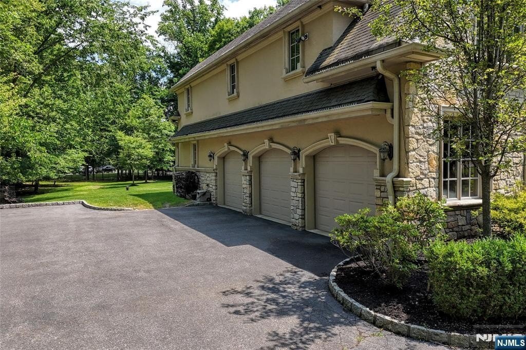 House in Saddle River, New Jersey, United States 5 - 15834142