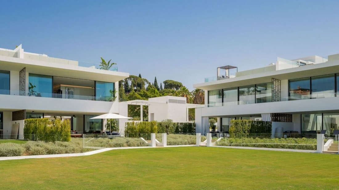 Villa in Puerto Banus, Marbella, Spain 1 - 15832147