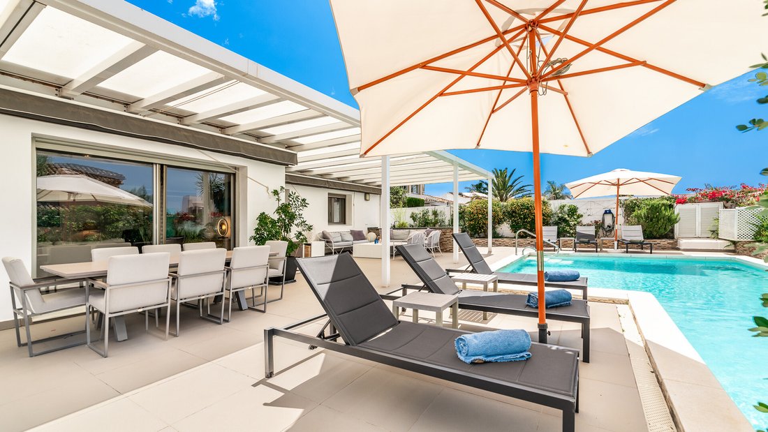 Villa in Marbella, Andalusia, Spain 1 - 15833232