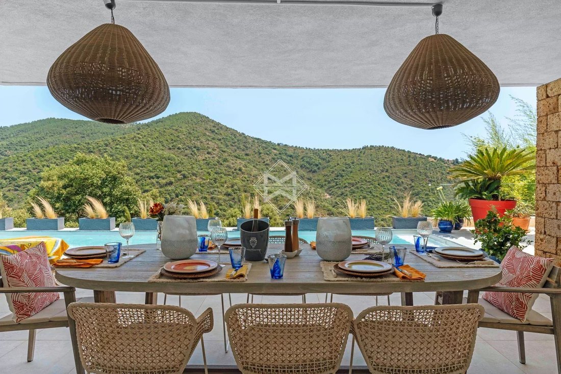 Villa in La Londe-les-Maures, Provence-Alpes-Côte d'Azur, France 2 - 15832035