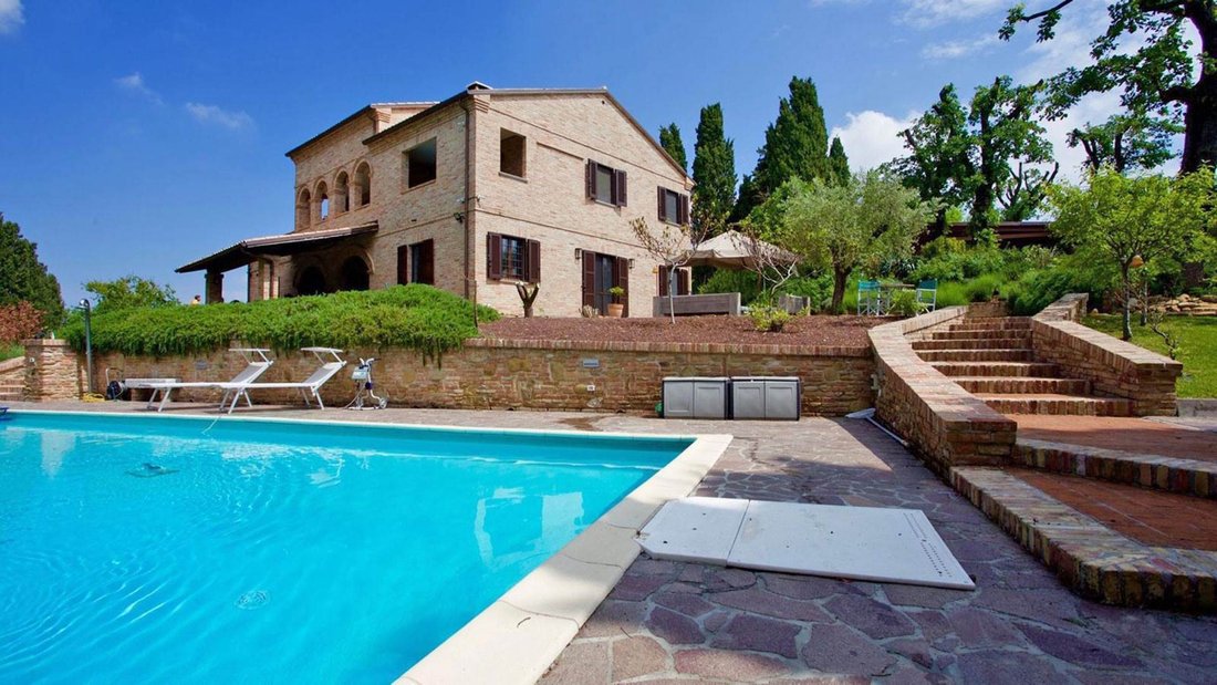 Country House in Terre Roveresche, Marche, Italy 1 - 15833614