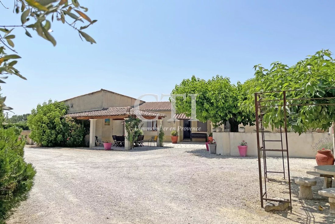 Ouest Sud, Vaison-la-Romaine, France 3 - 15831297