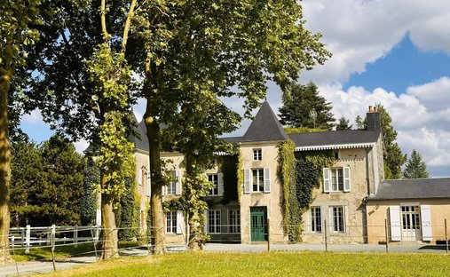 25 Min From Puy Du Fou 19th Century Chateau Fully Renovated Set In 5.69 Hectares Of Parkland