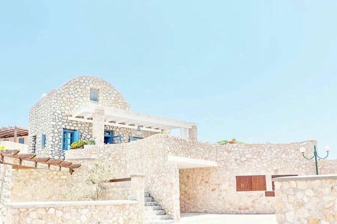 Villa in Thira, Aegean, Greece 2 - 10600118