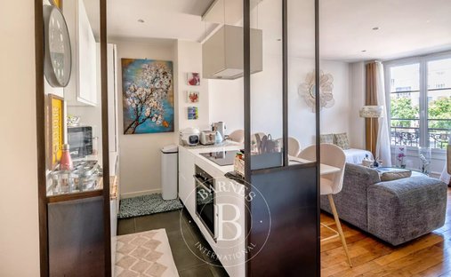 Apartment in Neuilly-sur-Seine, Île-de-France, France 1