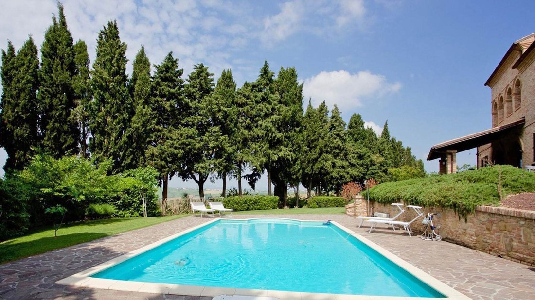 Country House in Terre Roveresche, Marche, Italy 2 - 15833614