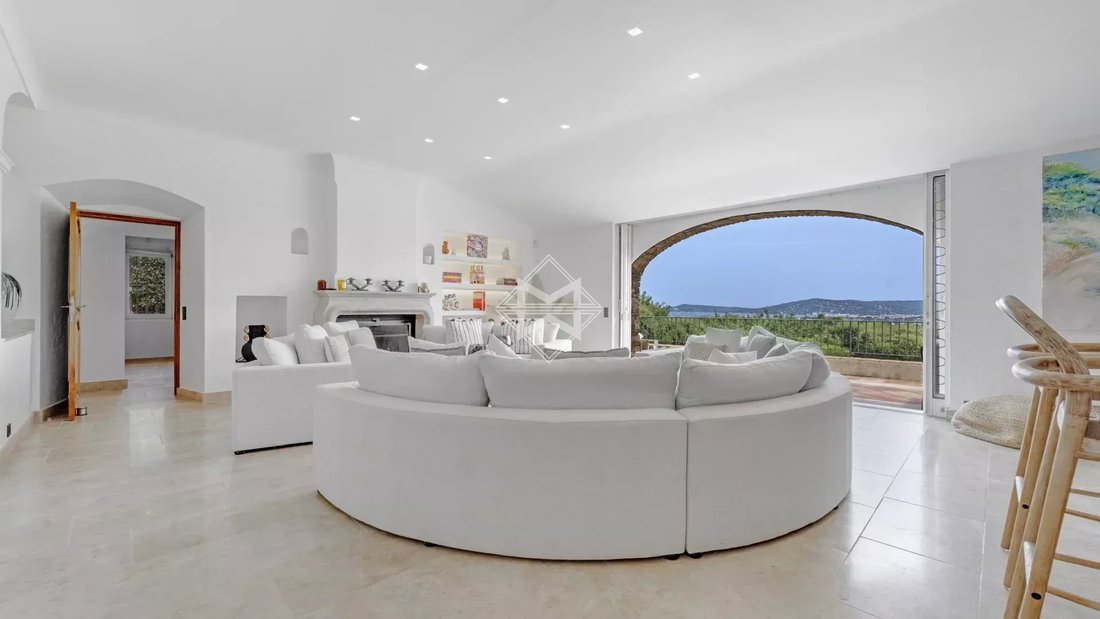 Villa in Grimaud, Provence-Alpes-Côte d'Azur, France 3 - 15832048