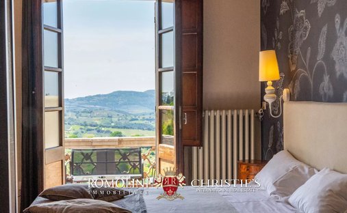 Castle for Sale in Montefalco, Umbria, Italy
