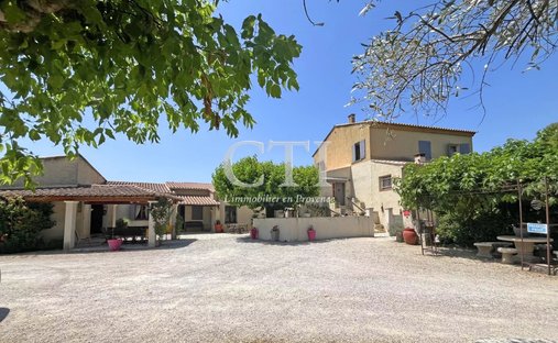 Ouest Sud, Vaison-la-Romaine, France 1