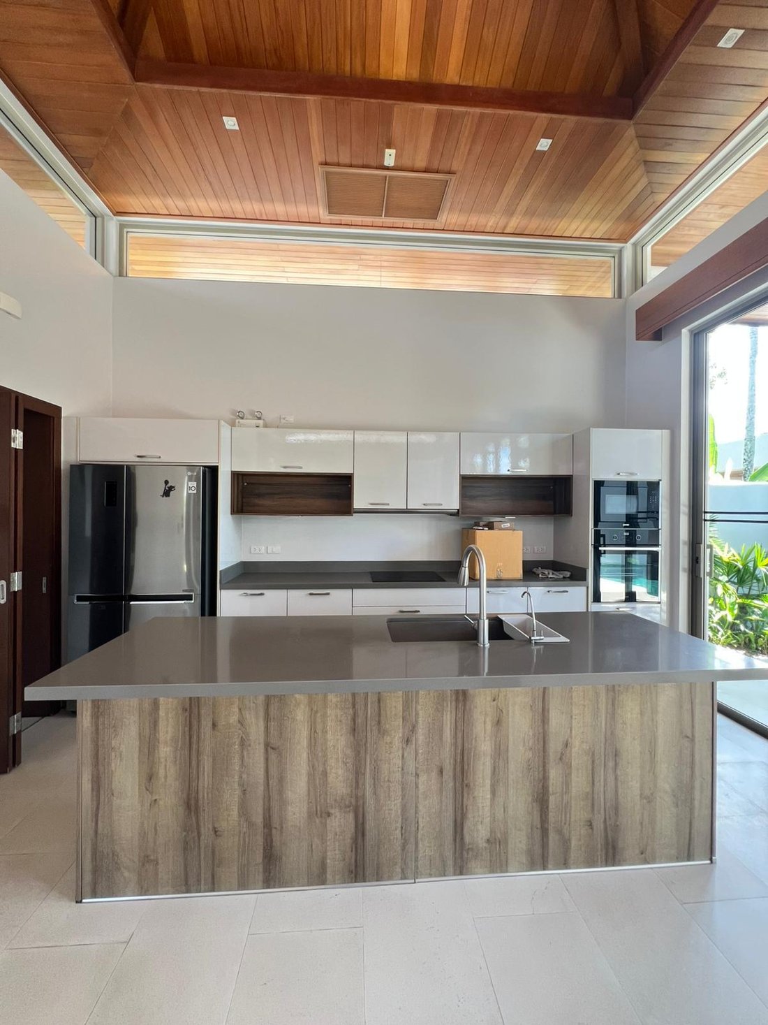 Villa in Choeng Thale, Phuket, Thailand 2 - 15834593