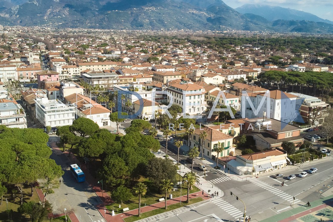 Villa in Vittoria Apuana, Forte dei Marmi, Tuscany 2 - 15831211