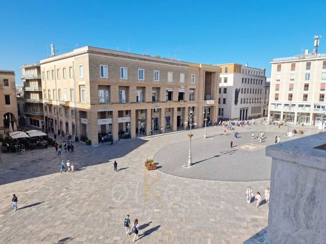 Apartamento en Lecce, Apulia, Italia 1 - 15831293