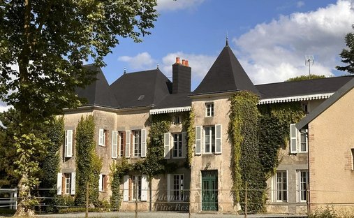 25 Min From Puy Du Fou 19th Century Chateau Fully Renovated Set In 5.69 Hectares Of Parkland