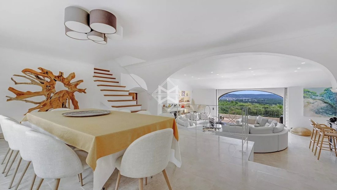 Villa in Grimaud, Provence-Alpes-Côte d'Azur, France 4 - 15832048