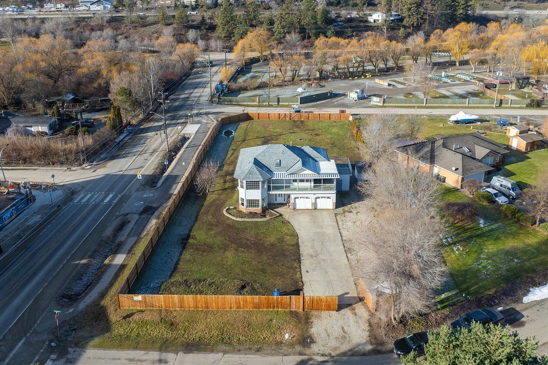 Haus in Lake Country, Britisch-Kolumbien, Kanada 1 - 15832903