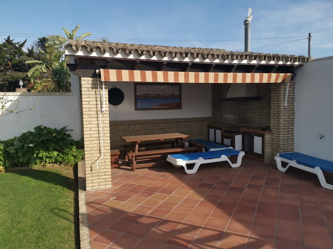 Villa in Chiclana de la Frontera, Andalusia, Spain 4 - 15835343
