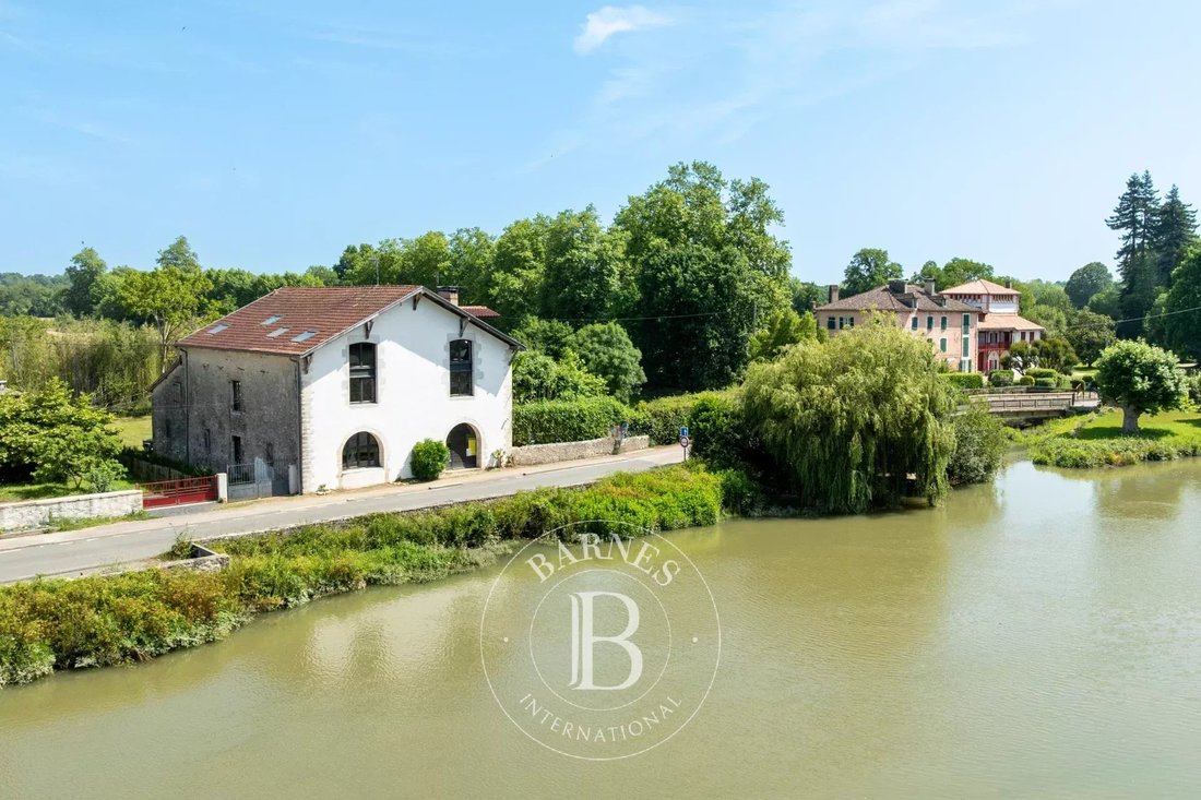 House in Urcuit, Nouvelle-Aquitaine, France 2 - 15831532