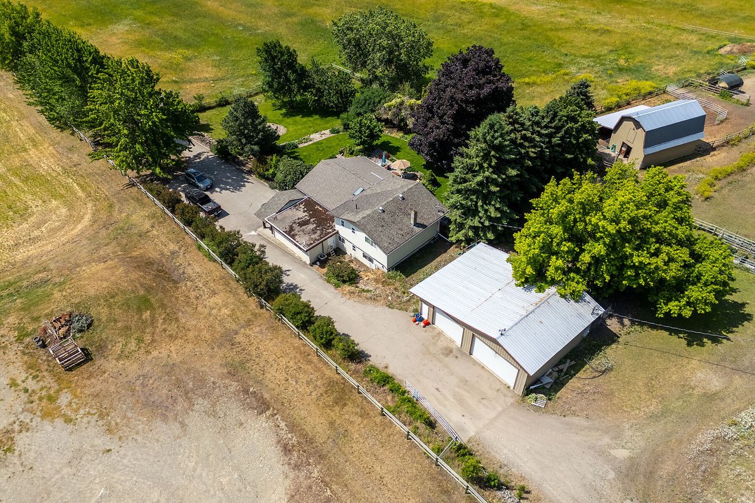 House in Coldstream, British Columbia, Canada 5 - 15832907