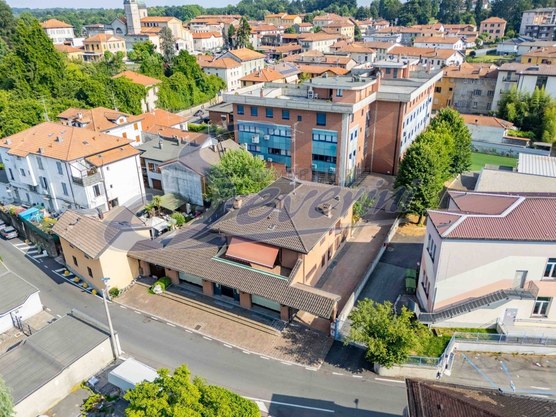 House in Fino Mornasco, Lombardy, Italy 5 - 15833882