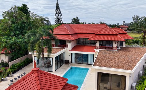 Villa in Choeng Thale, Phuket, Thailand 1