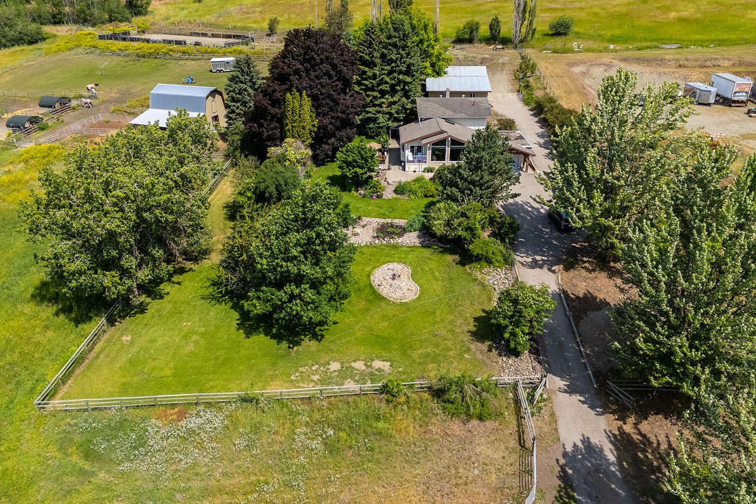 House in Coldstream, British Columbia, Canada 1 - 15832907