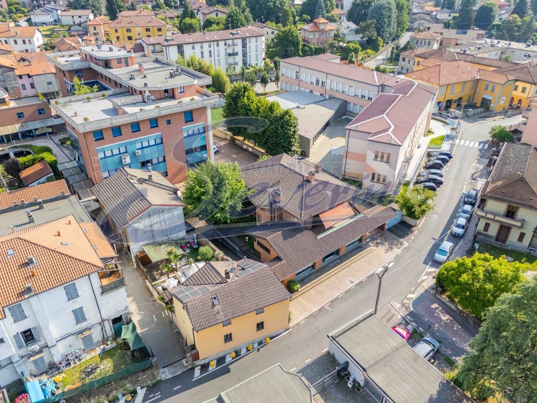 House in Fino Mornasco, Lombardy, Italy 3 - 15833882