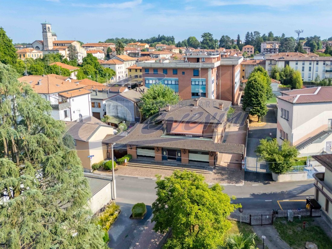 House in Fino Mornasco, Lombardy, Italy 2 - 15833882
