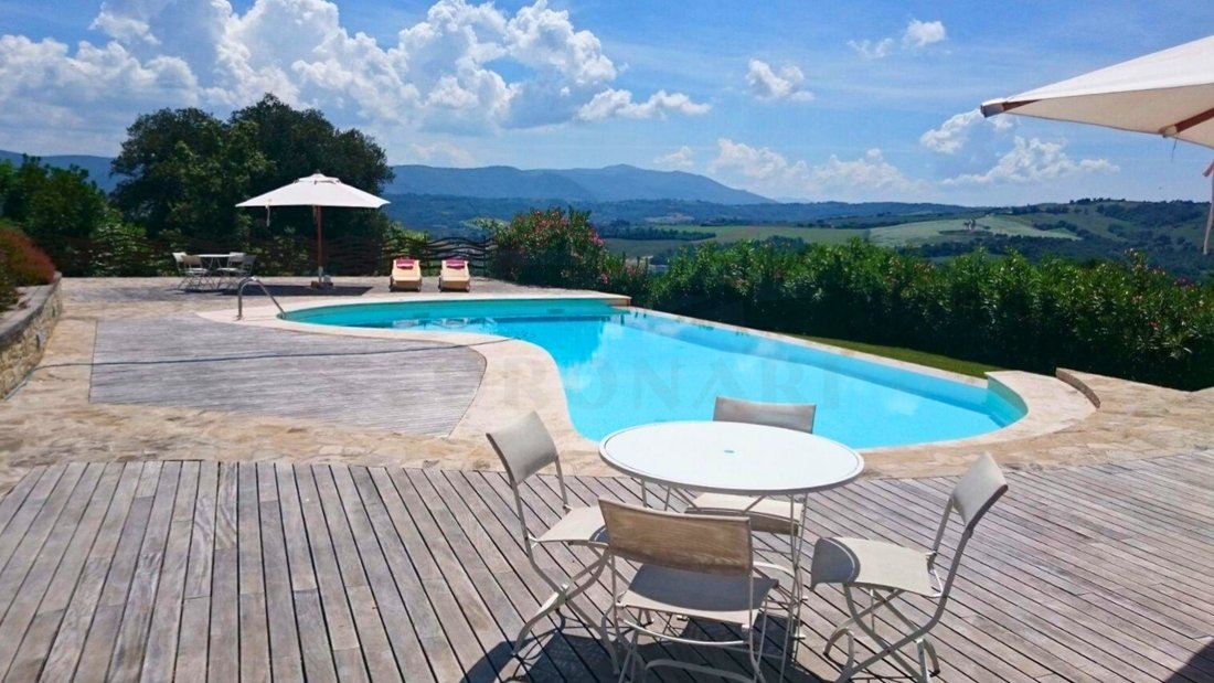 Rosceto’s Crown: A 12th-Century Umbrian Castle Reborn in Timeless Splendor