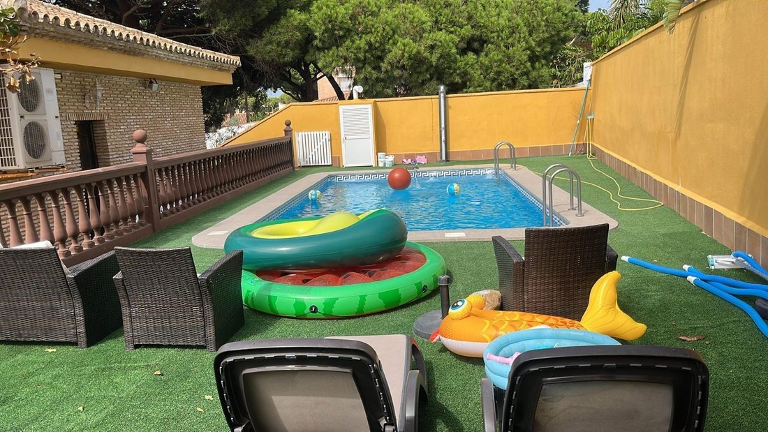 Villa in Chiclana de la Frontera, Andalusia, Spain 3 - 15835630
