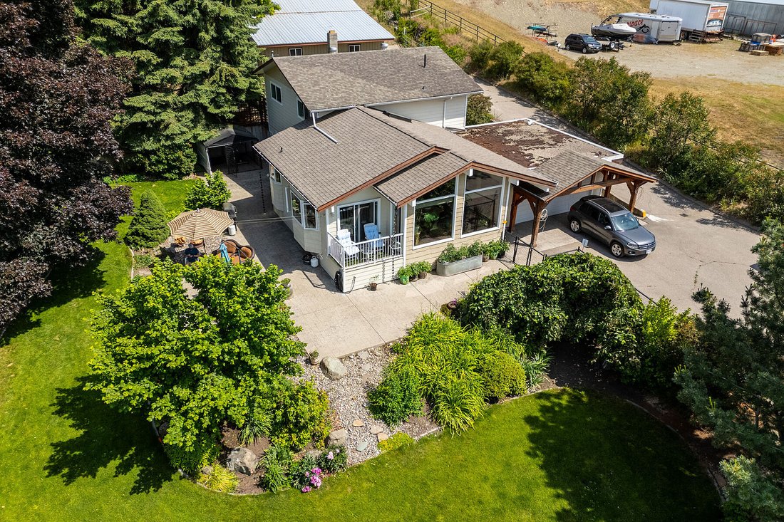 House in Coldstream, British Columbia, Canada 2 - 15832907