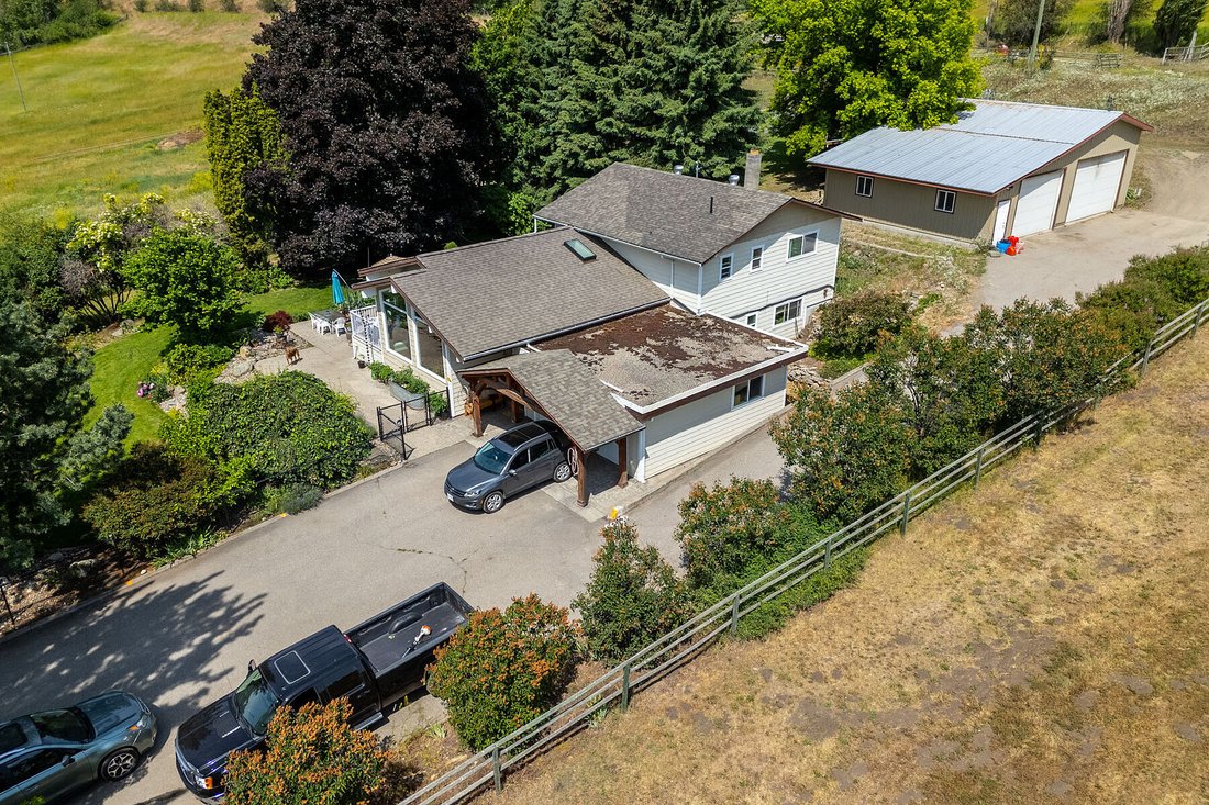 House in Coldstream, British Columbia, Canada 4 - 15832907