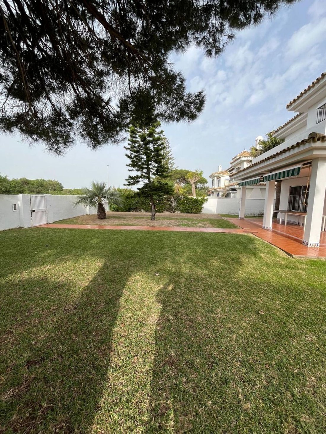 Villa in Chiclana de la Frontera, Andalusia, Spain 1 - 15835398