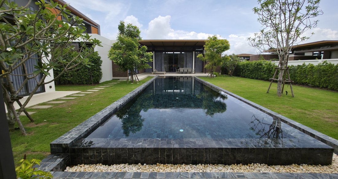 Villa in Choeng Thale, Phuket, Thailand 1 - 15835861