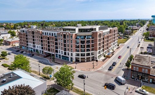 Condo in Collingwood, Ontario, Canada 1