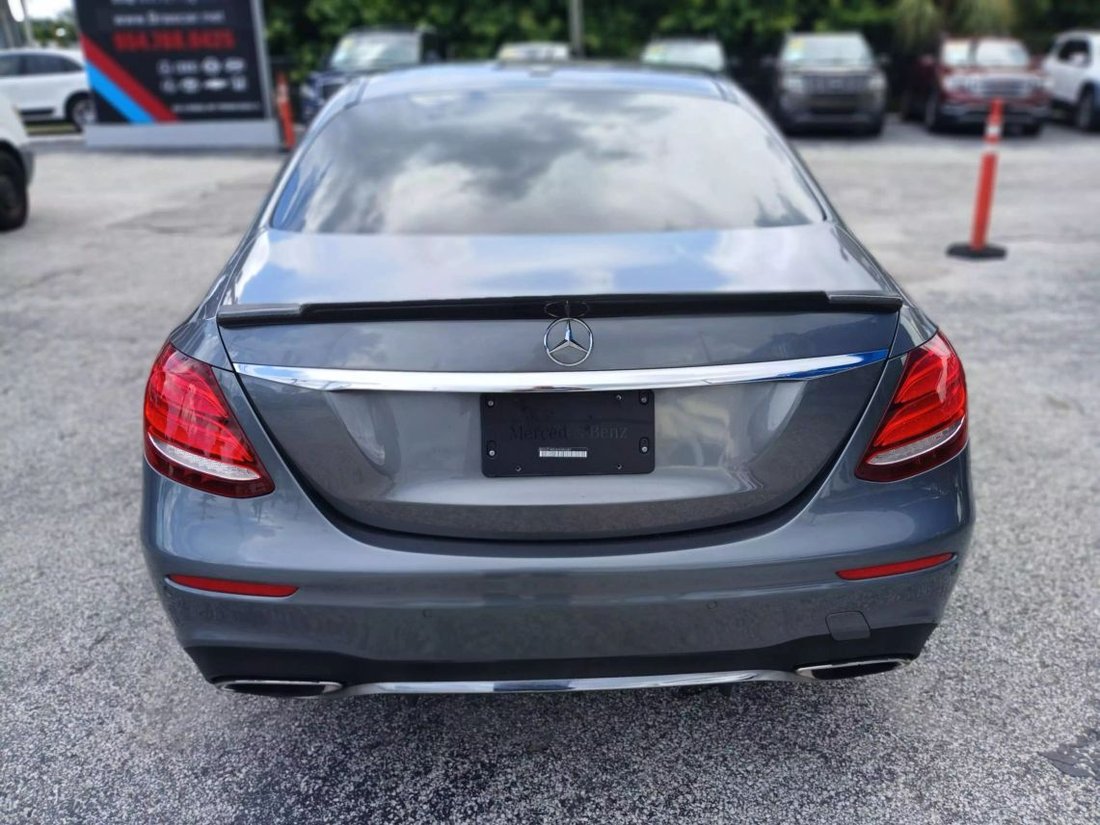 Sedan in Pompano Beach, FL, United States 4 - 15836245