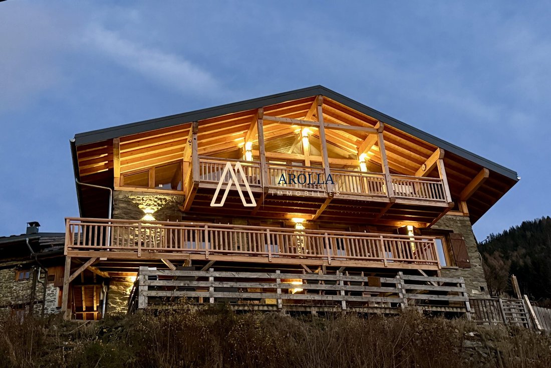 Chalet in Bourg-Saint-Maurice, Auvergne-Rhône-Alpes, France 1 - 15836494