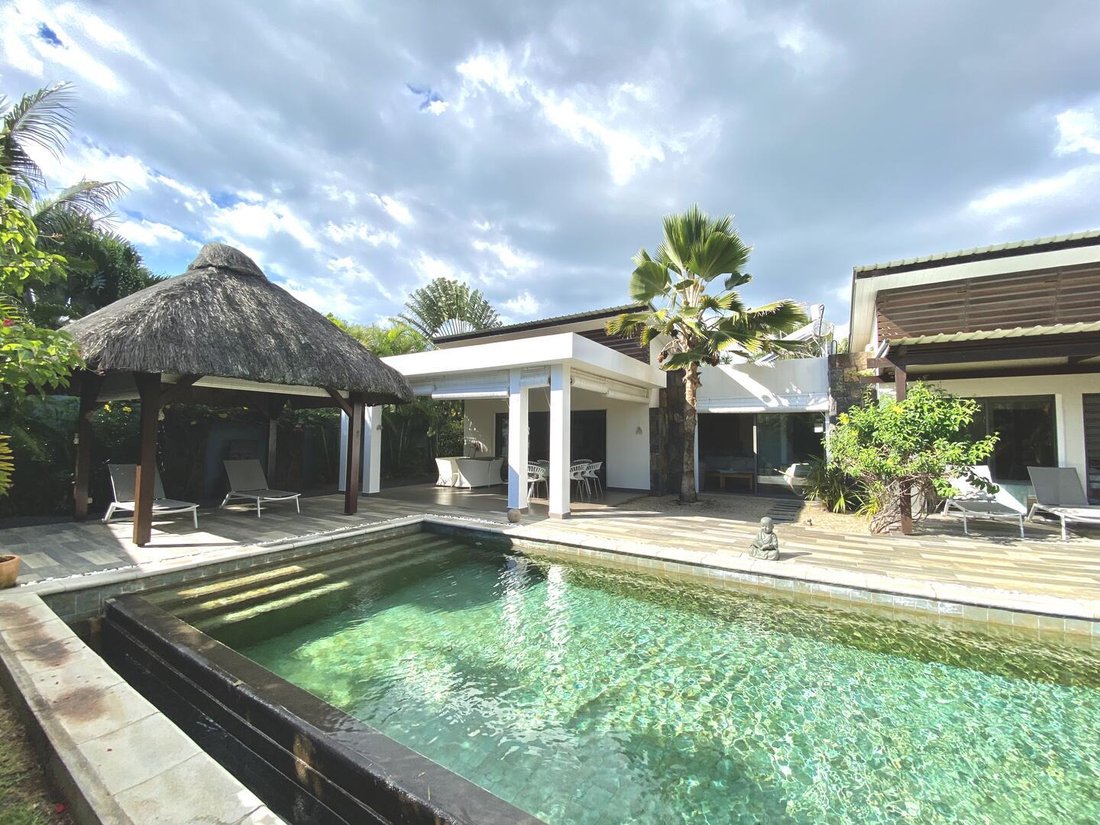 Villa in Grand Baie, Rivière du Rempart District, Mauritius 1 - 15836846