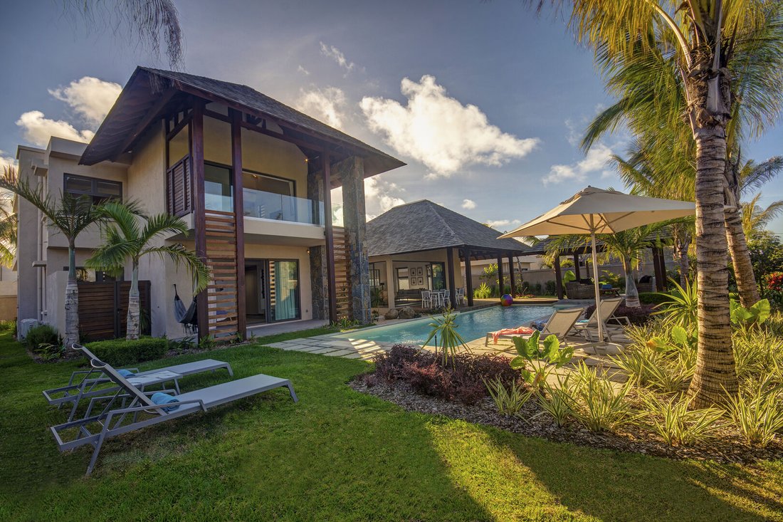 Villa in Grand Gaube, Rivière du Rempart District, Mauritius 1 - 15836898