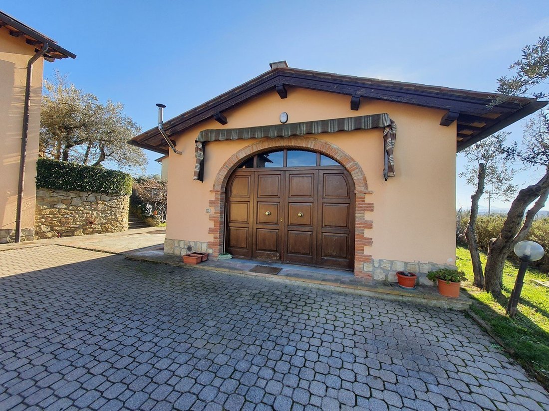 Villa in Monte San Savino, Tuscany, Italy 5 - 15837059