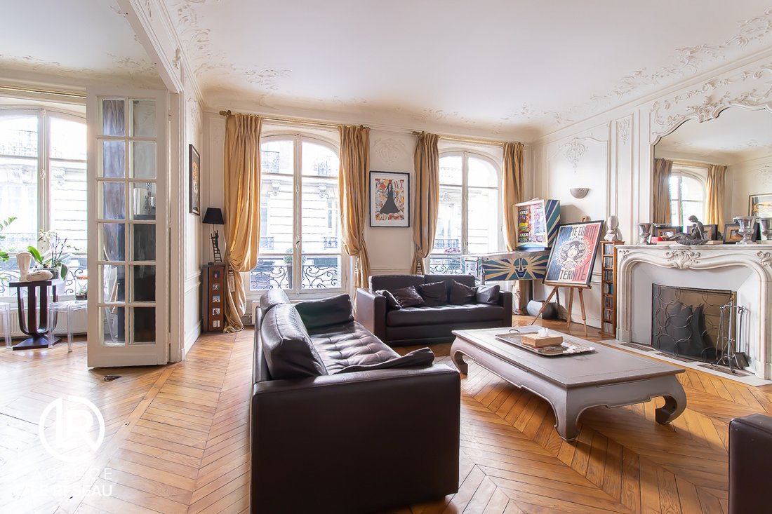 Apartment in Saint Philippe du Roule, Paris 8e Arrondissement, Paris 2 - 15837255