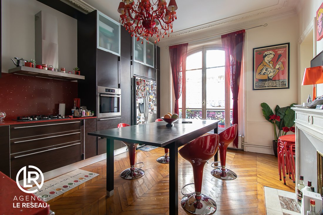 Apartment in Saint Philippe du Roule, Paris 8e Arrondissement, Paris 4 - 15837255