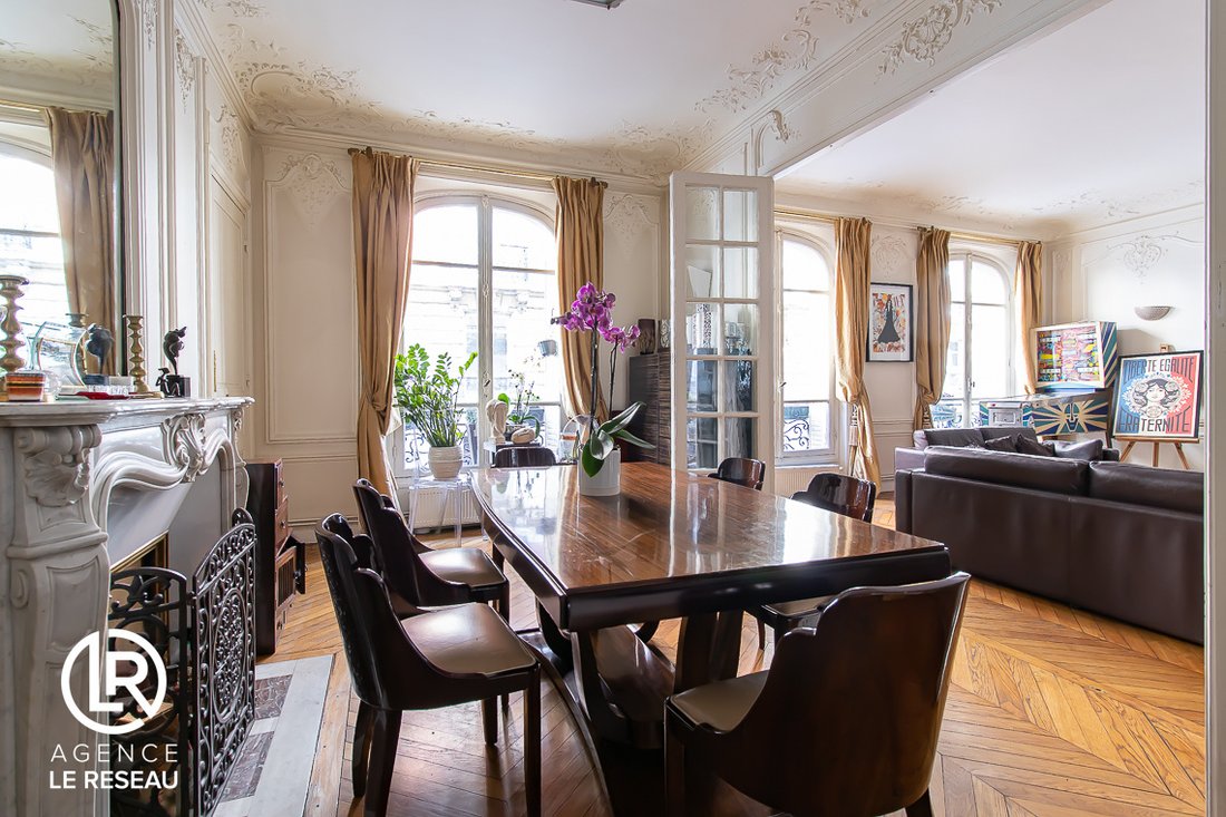 Apartment in Saint Philippe du Roule, Paris 8e Arrondissement, Paris 1 - 15837255