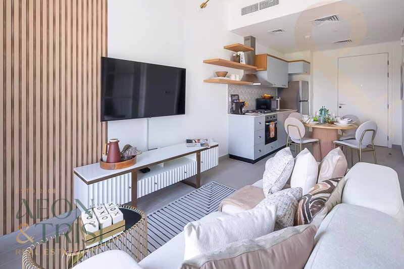 Apartment in Naif, Dubai, United Arab Emirates 2 - 15837375