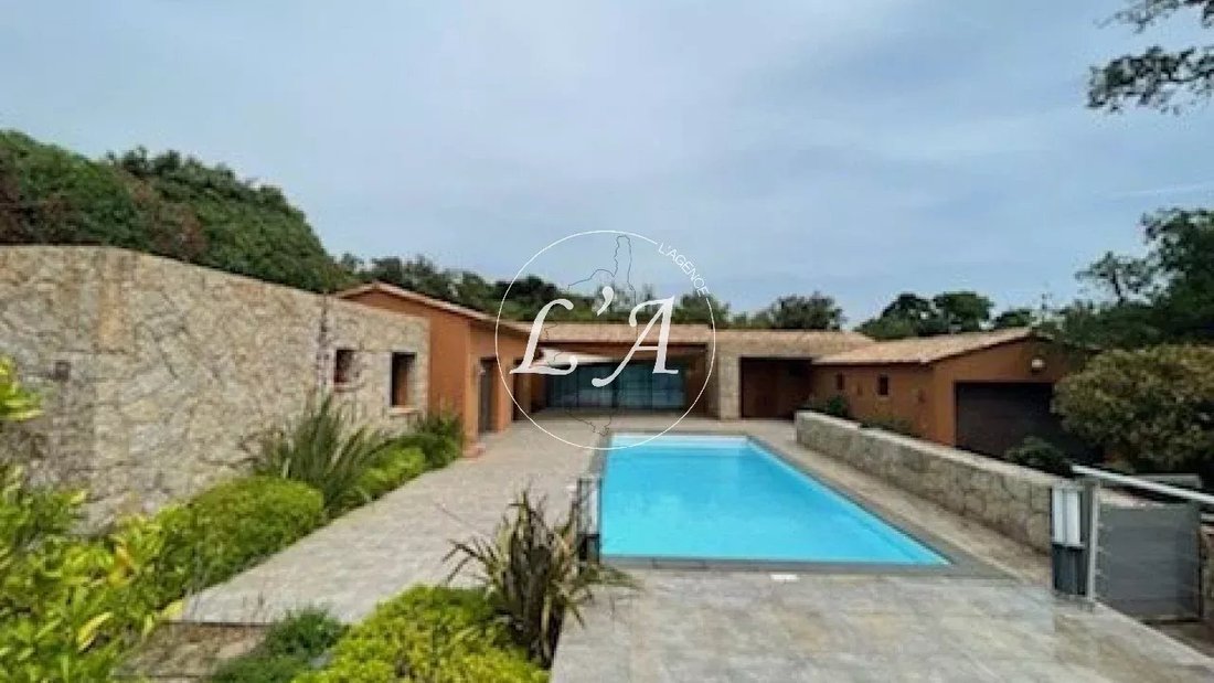 Villa in Porto-Vecchio, Corsica, France 2 - 12161646