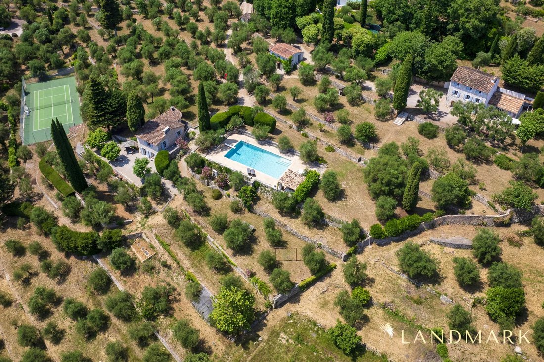 Estate in Cabris, Provence-Alpes-Côte d'Azur, France 2 - 15720263