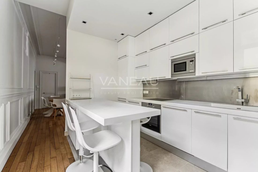 Apartment in Porte Dauphine, Paris 16e Arrondissement, Paris 4 - 14707222