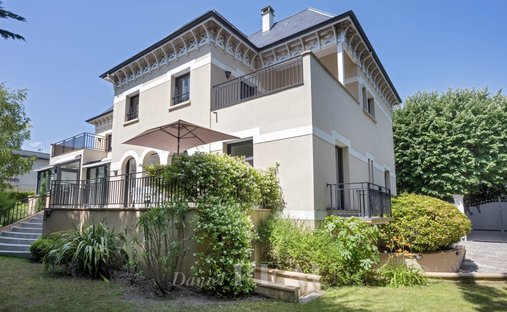 House in Chennevieres-sur-Marne, Ile-de-France, France 1