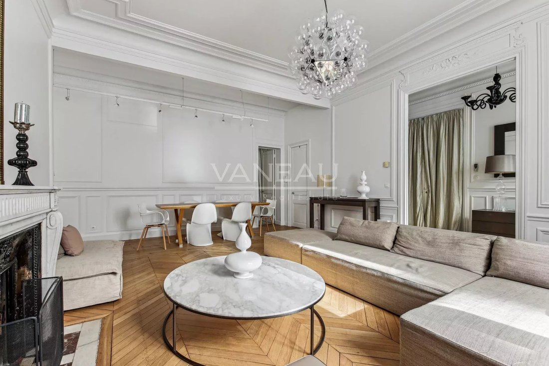 Apartment in Porte Dauphine, Paris 16e Arrondissement, Paris 2 - 14707222