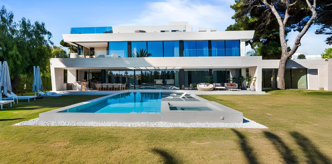 Villa in Marbella, Andalusia, Spain 1 - 15809027