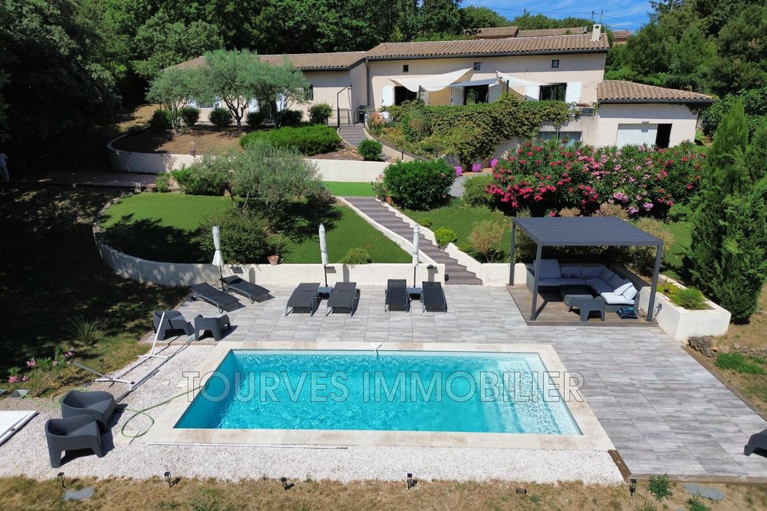 Villa in Tourves, Provence-Alpes-Côte d'Azur, France 1 - 15837665